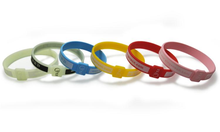 不看不知道，不同顏色的硅膠手環竟然還有這樣的含義